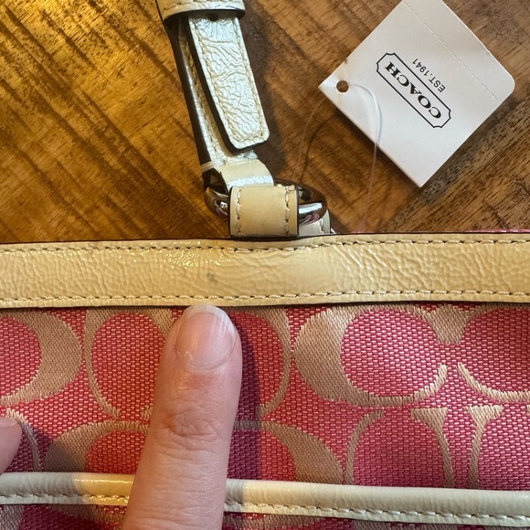 Signature East/West Tote (Coach Style F17726) - Picture 4 of 9